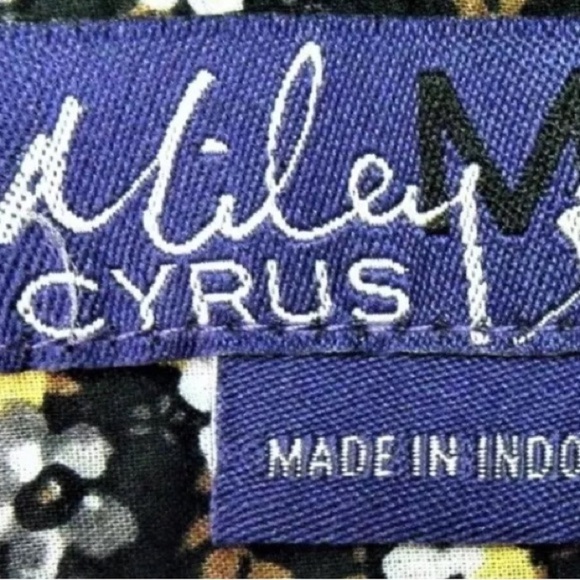 Floral Shorts By Miley Cyrus Max Azria, Handy side pockets, 7, Lknew - Picture 5 of 5